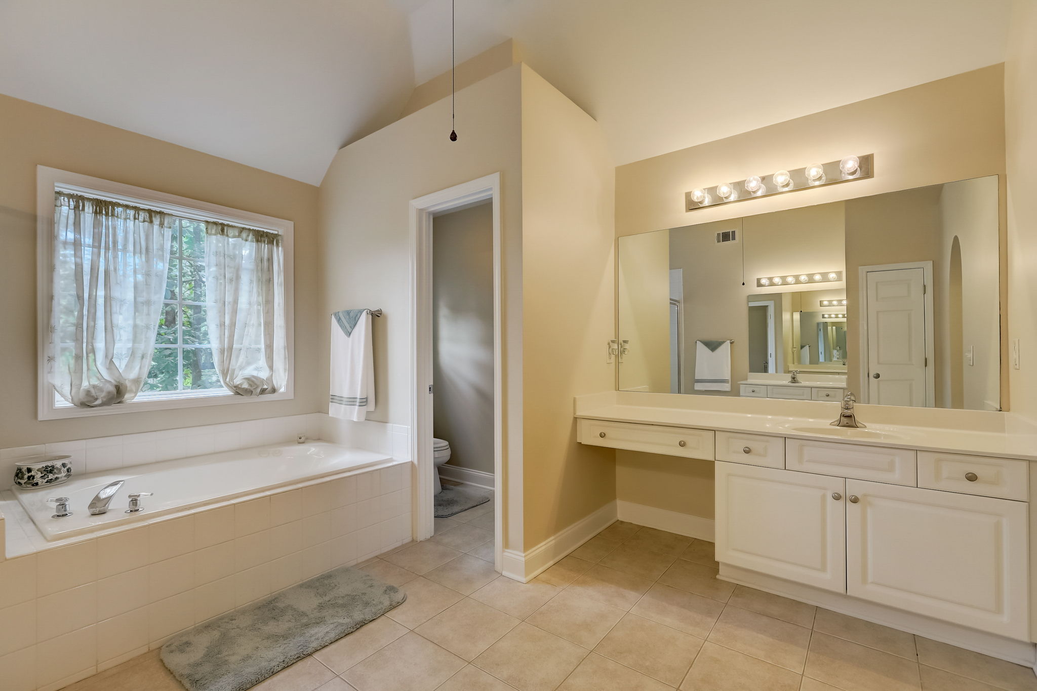 McCook Cir NW-029