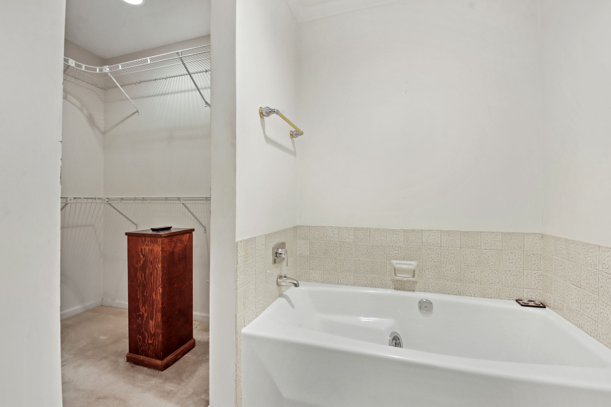 333 N Portage Path, Akron, OH 44303, USA Photo 24