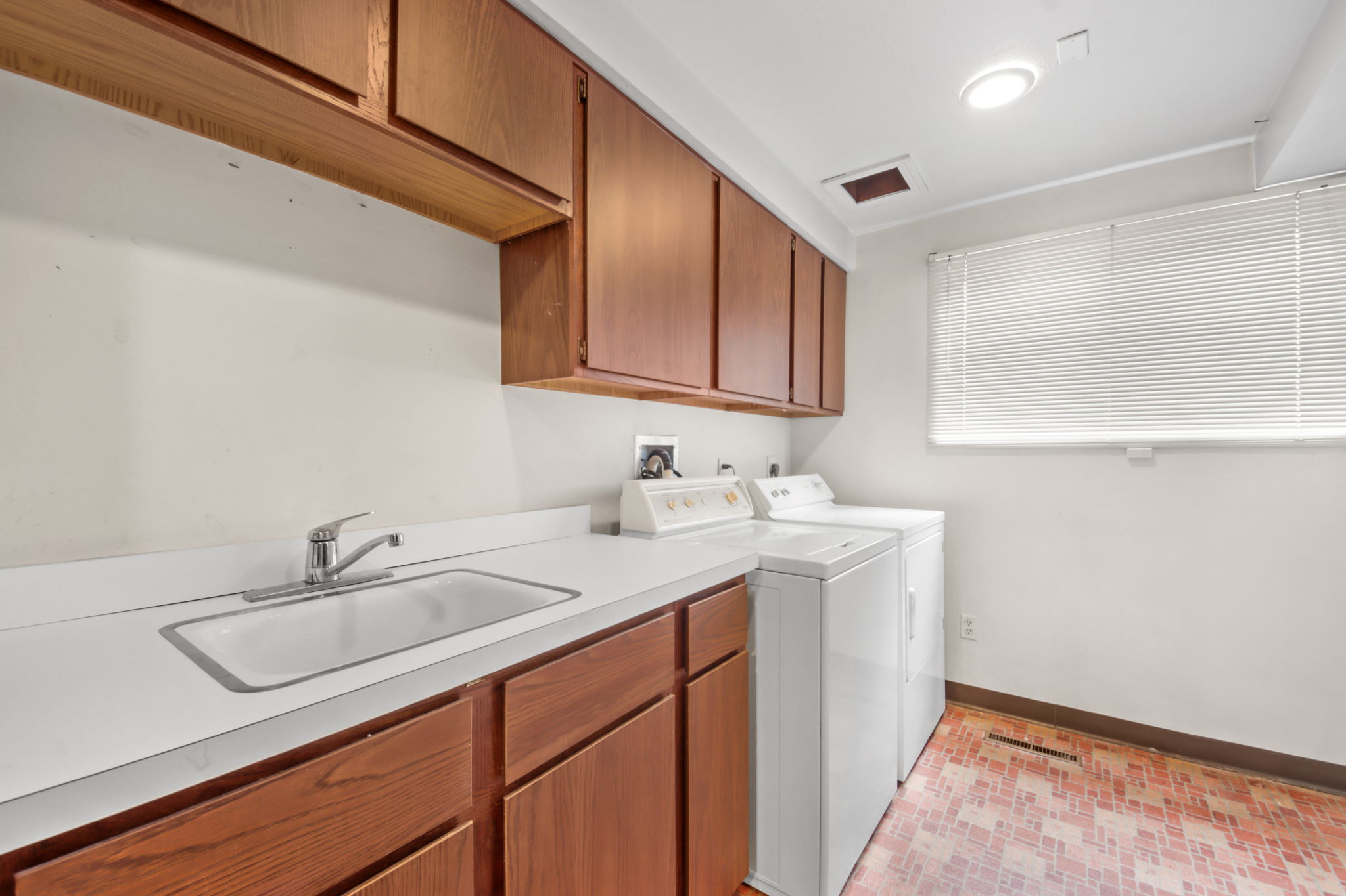 333 N Portage Path, Akron, OH 44303, USA Photo 28