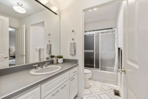  Photo 32