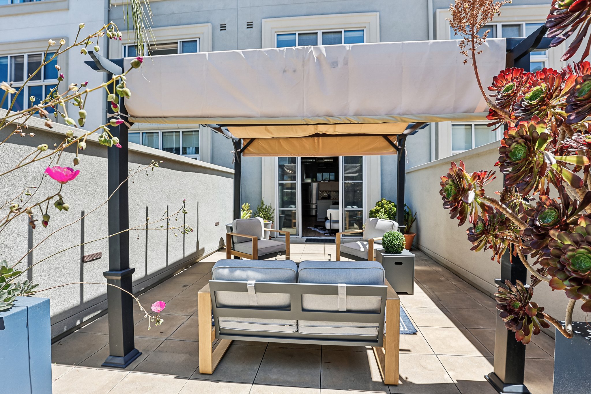 Santana Row 206-S0805-030.jpg