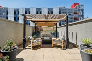Santana Row 206-S0805-029.jpg