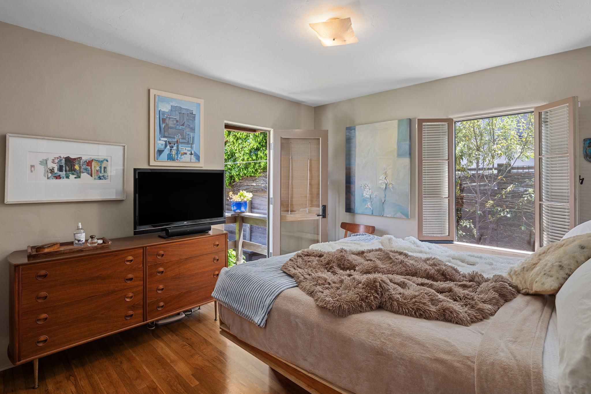 3330 Sherbourne Drive-19