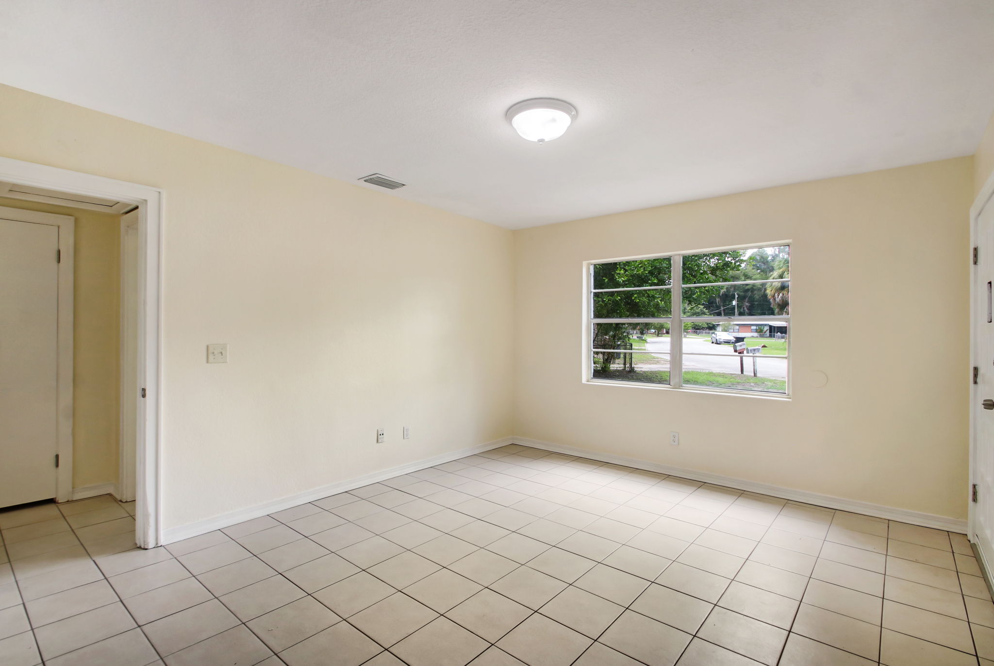 Living/Dining Room