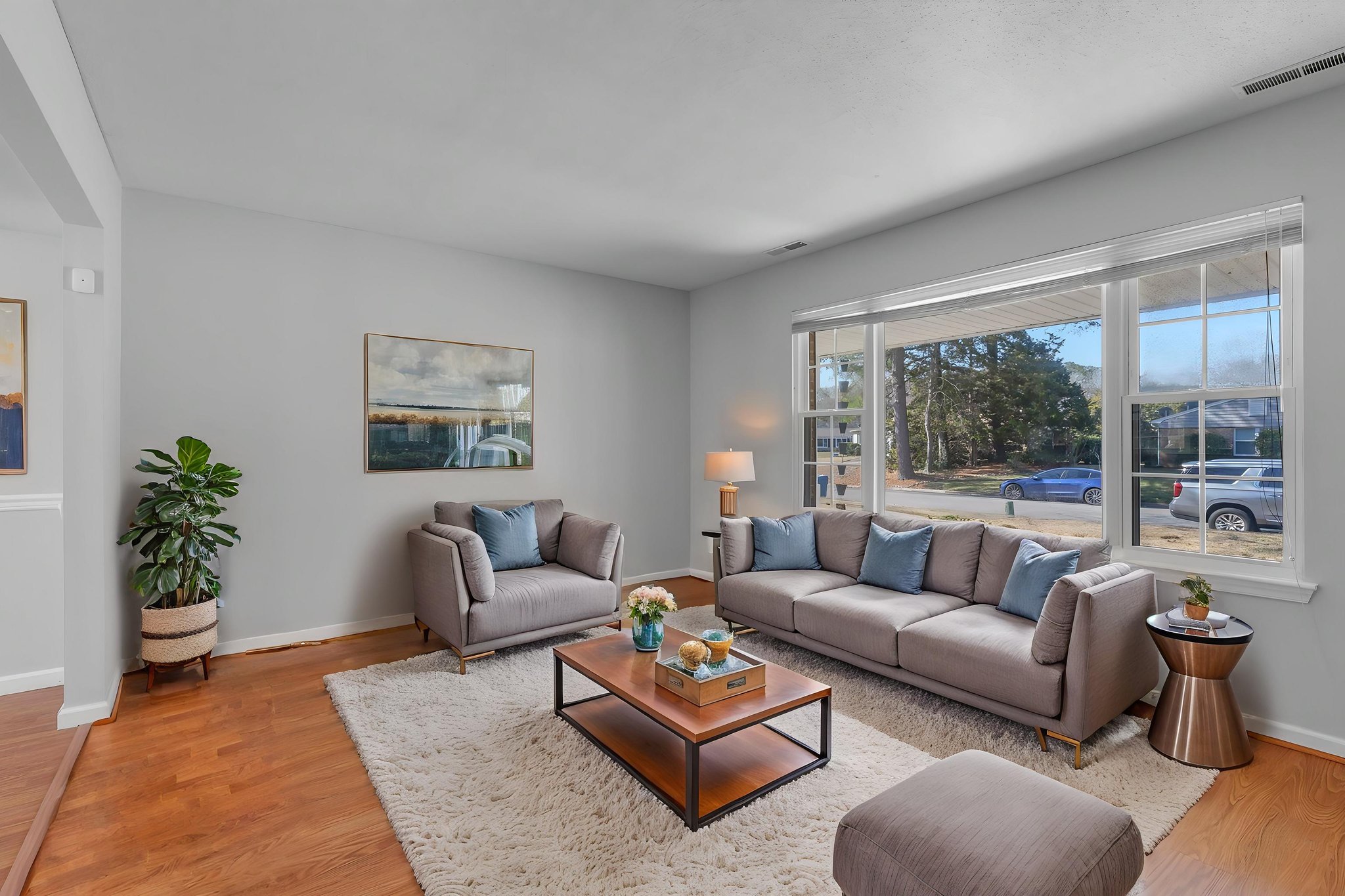 7X2A4896 virtually staged.jpeg