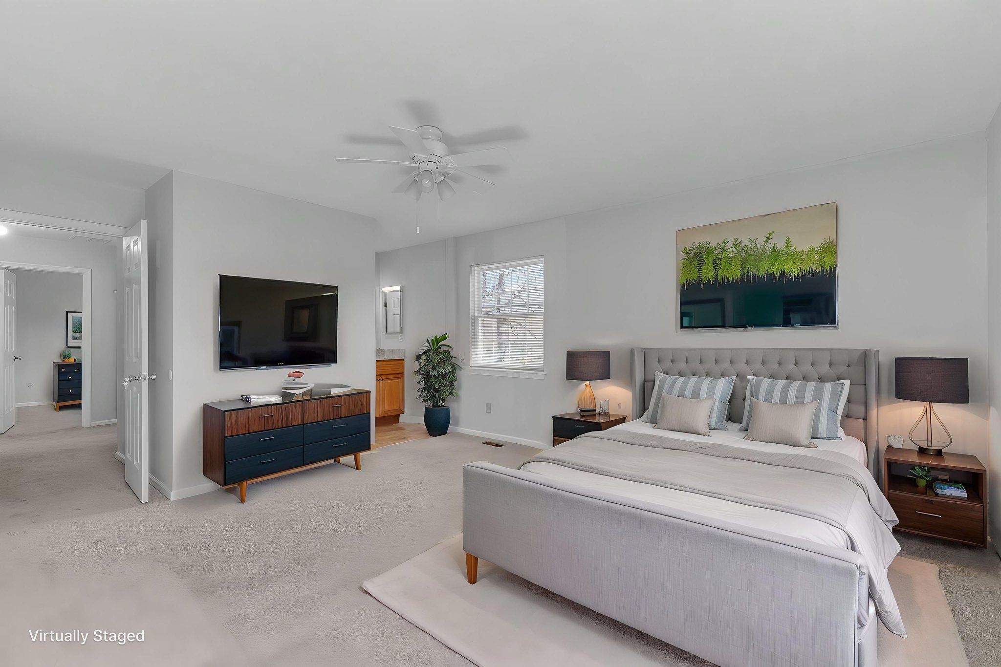 7X2A5005 virtually staged.jpeg