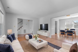 7X2A4906 virtually staged.jpeg