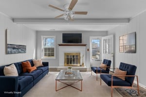 7X2A4966 virtually staged.jpeg