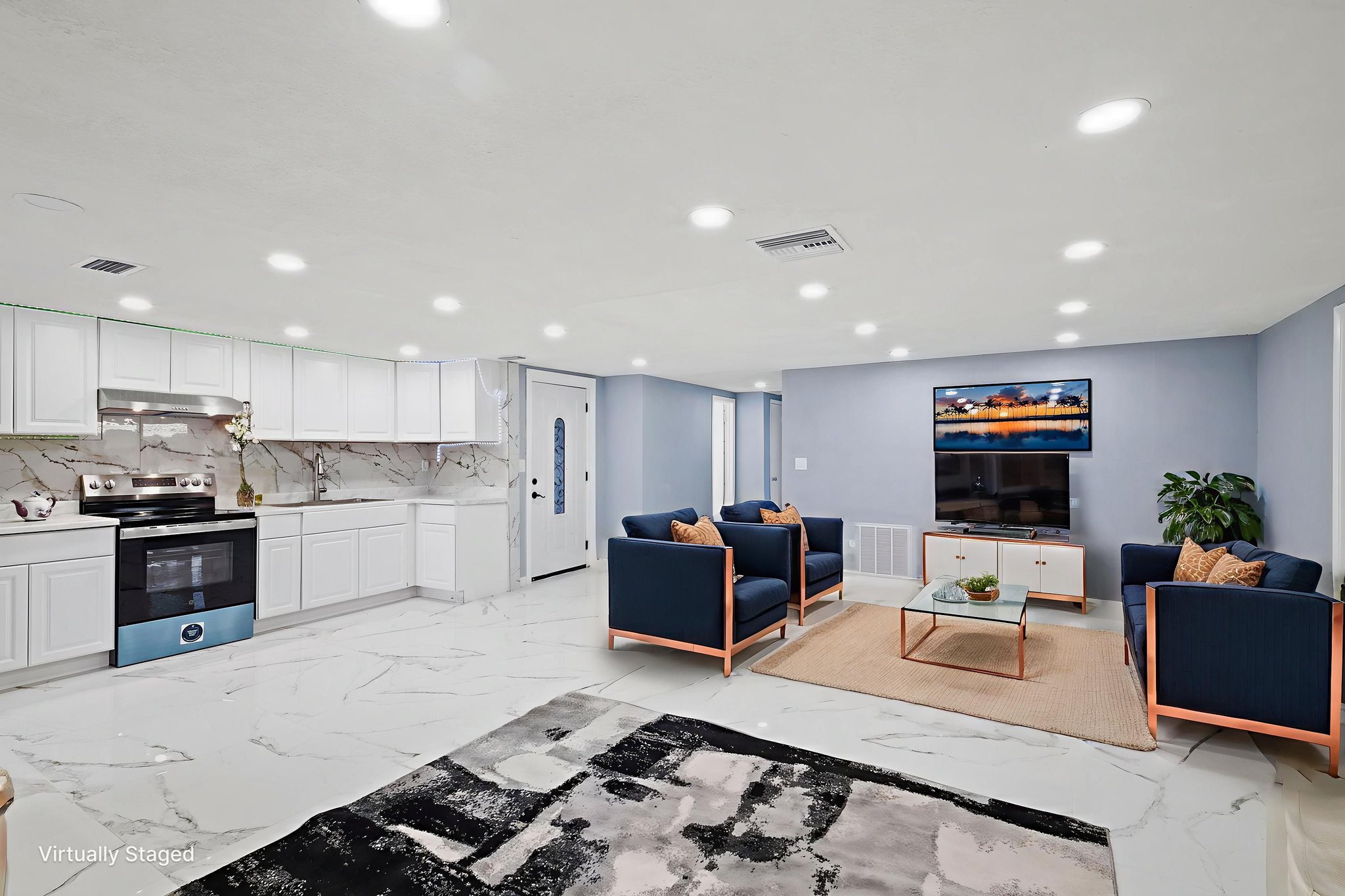 DSC05252 virtually staged.jpeg