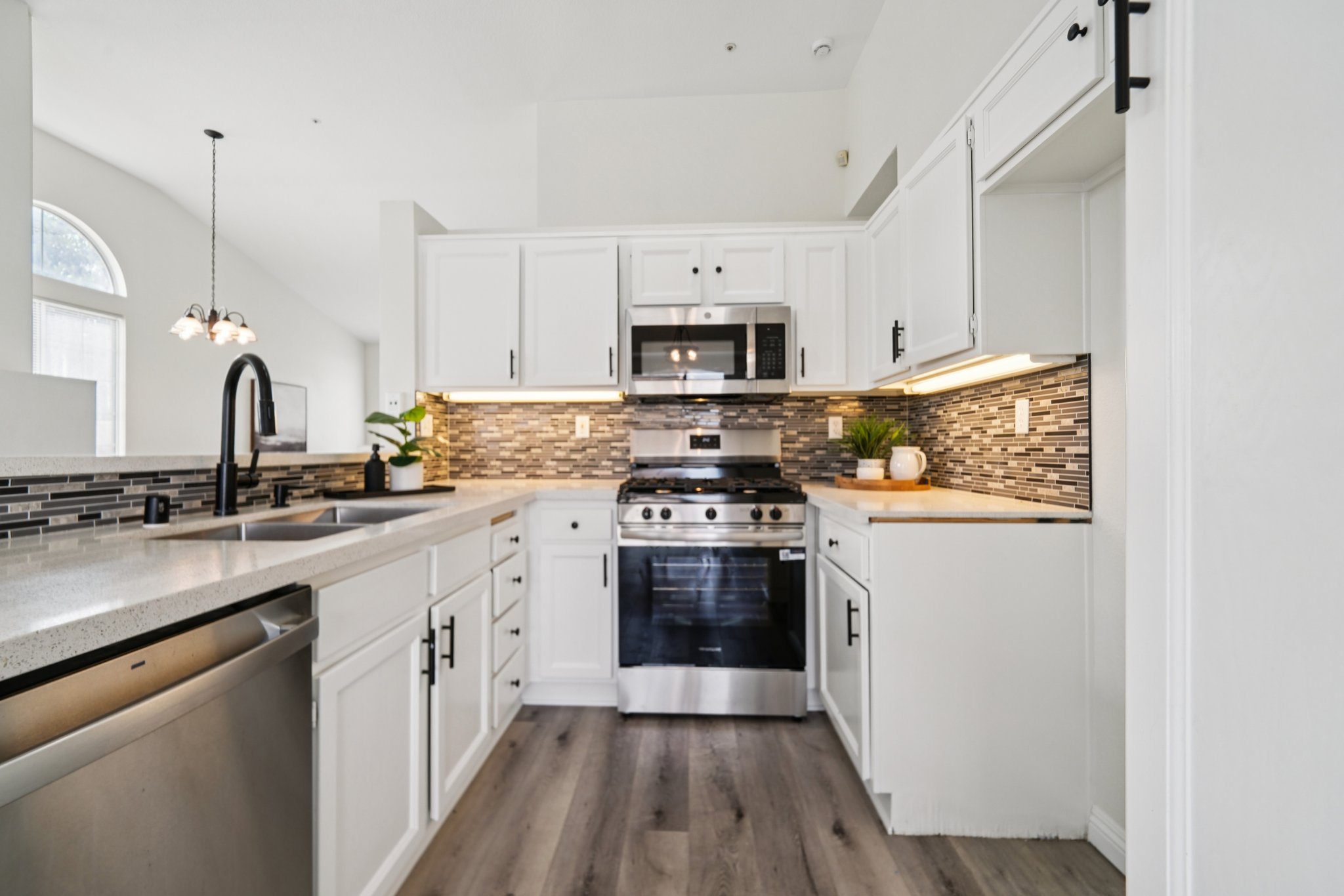 N Daisy Dr-S1809-017.jpg
