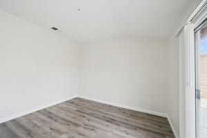 N Daisy Dr-S1809-025.jpg