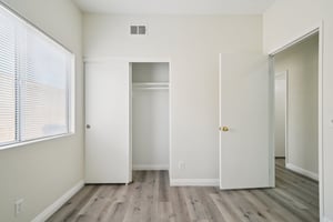 N Daisy Dr-S1809-034.jpg