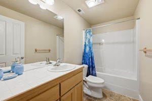  Photo 44