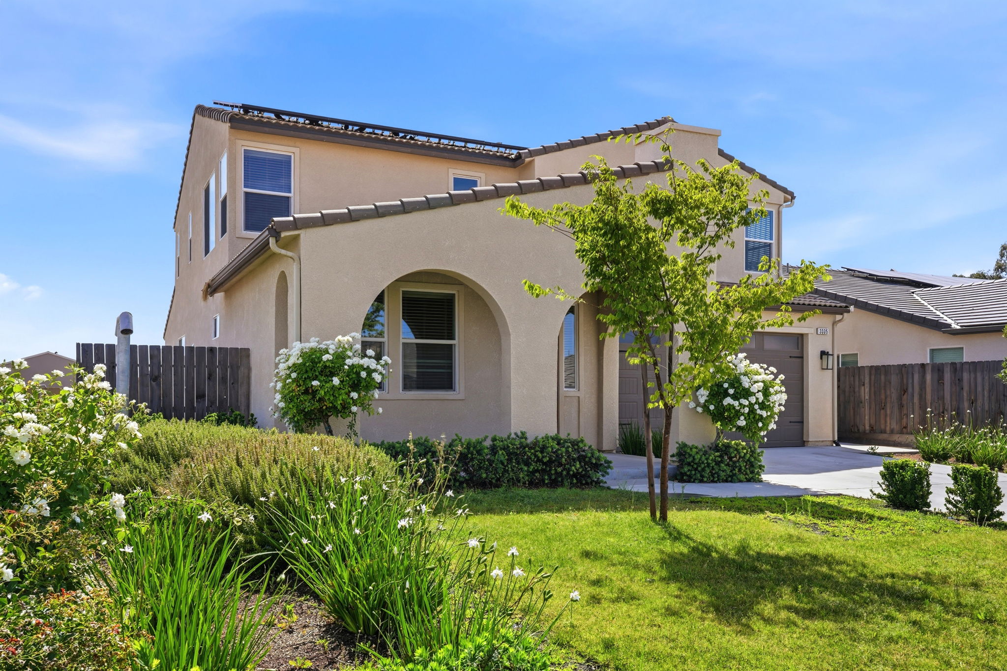 004_F8_3335 Las Rosas Ave