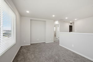 021_F8_3335 Las Rosas Ave