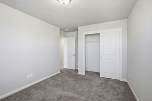 023_F8_3335 Las Rosas Ave
