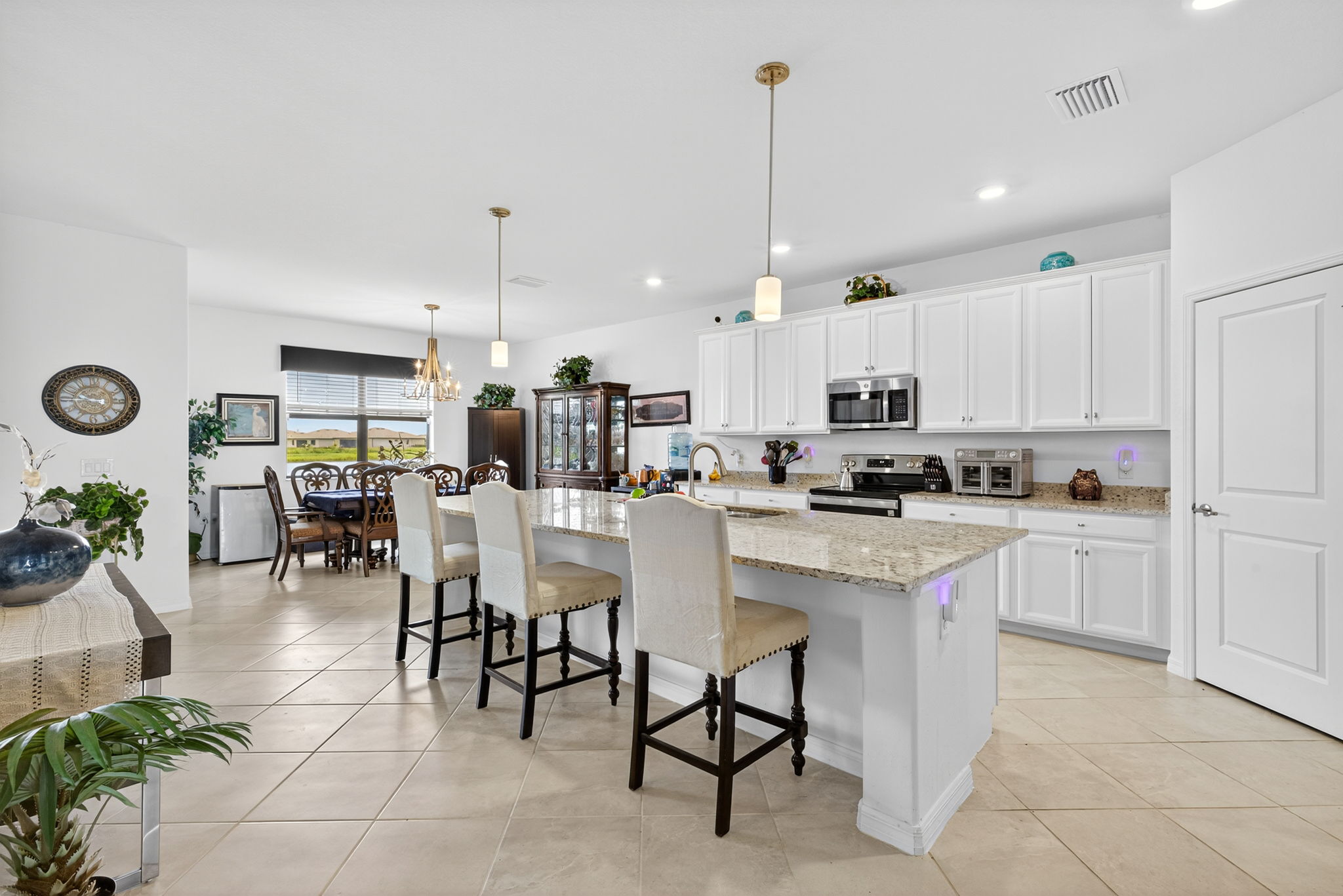 Breakfast Bar 2 of 2