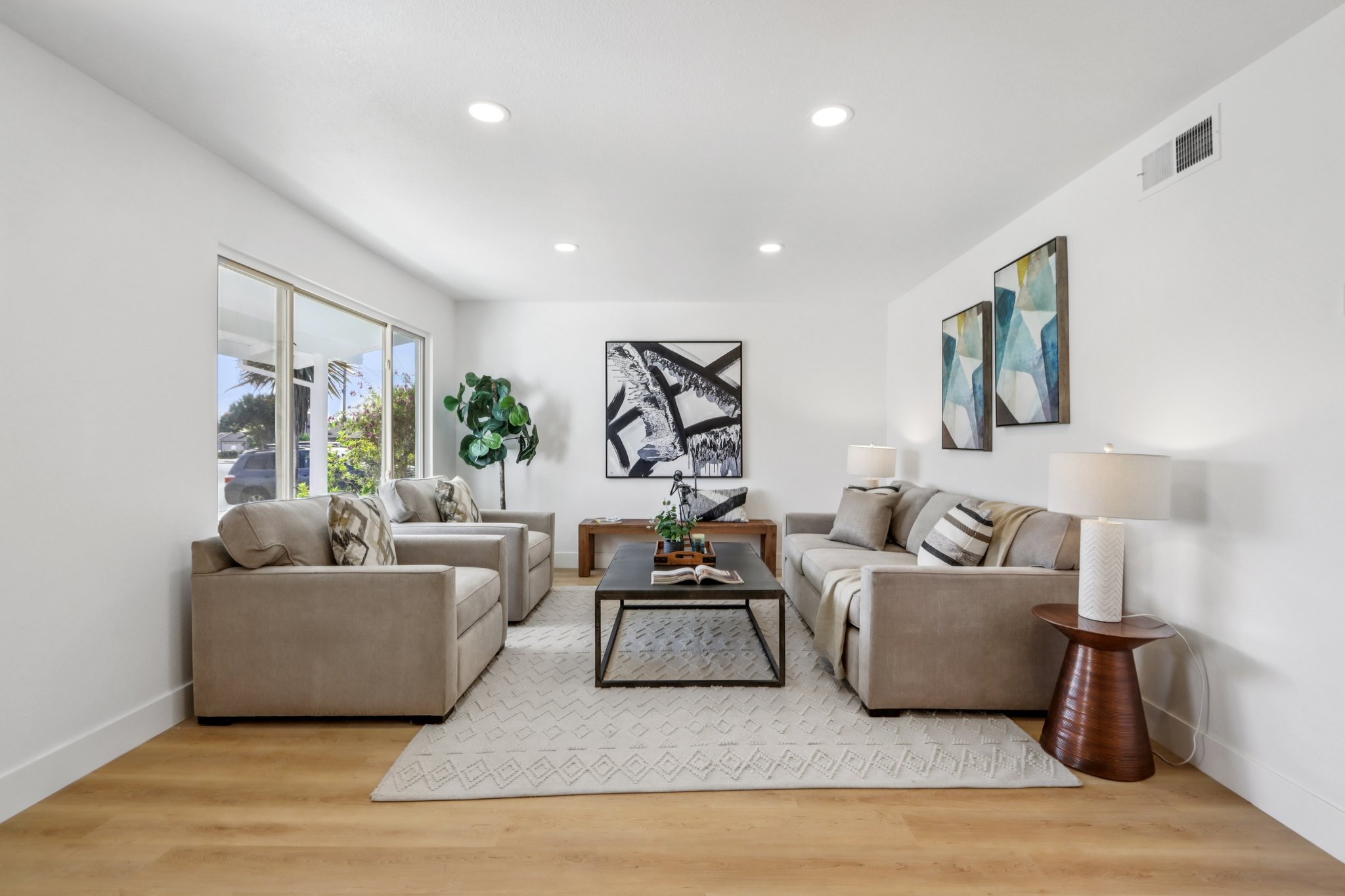 University Dr-S2510-008.jpg