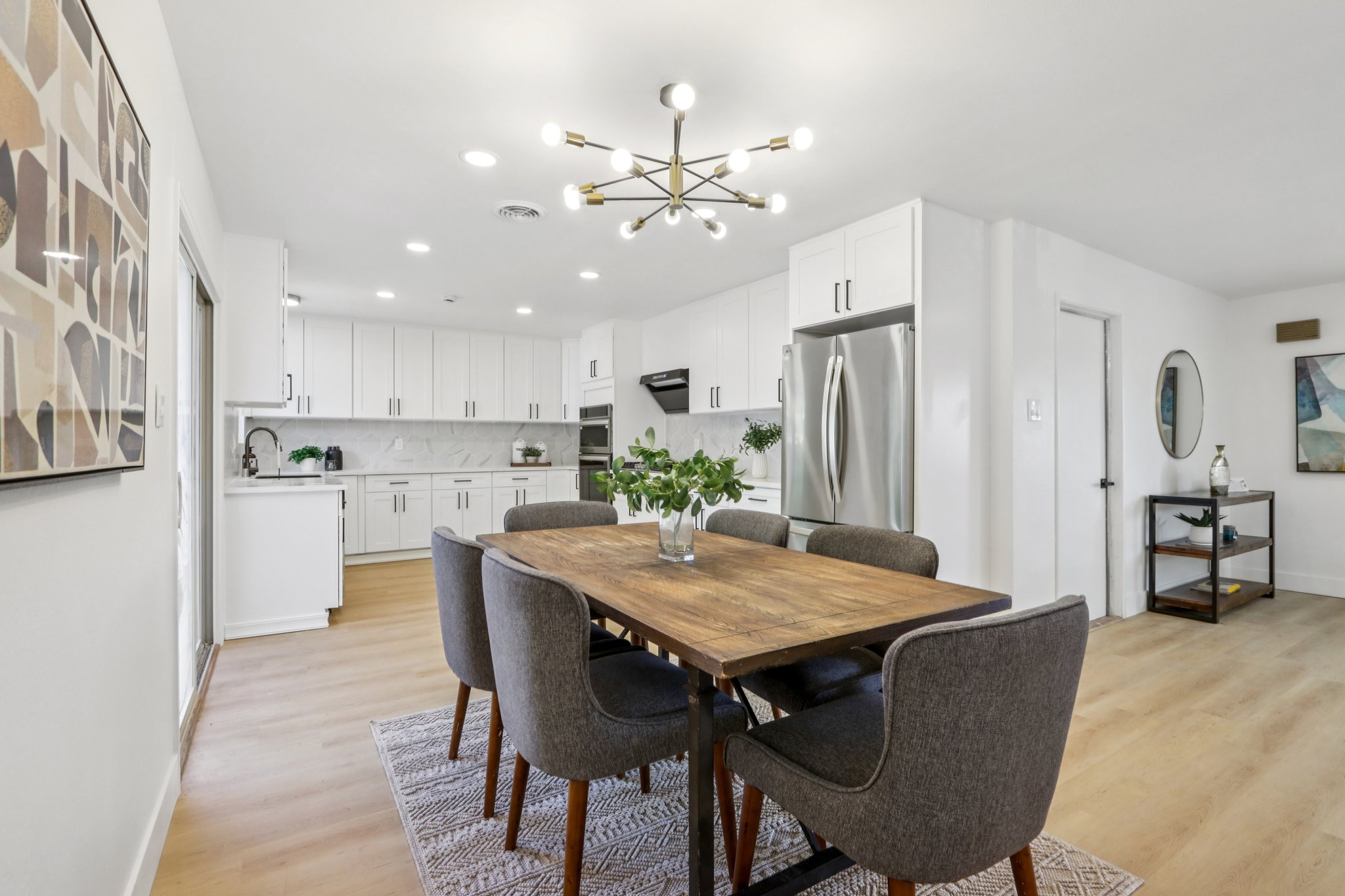 University Dr-S2510-014.jpg