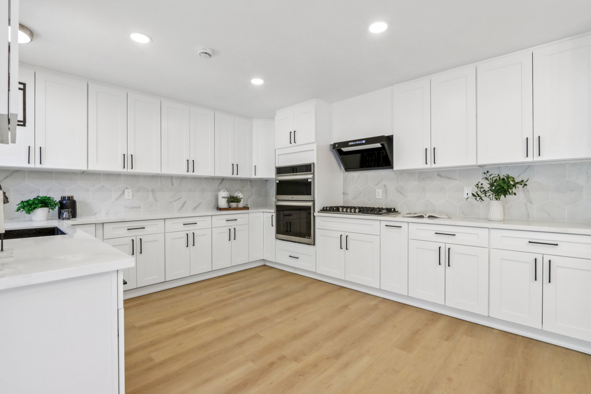 University Dr-S2510-017.jpg