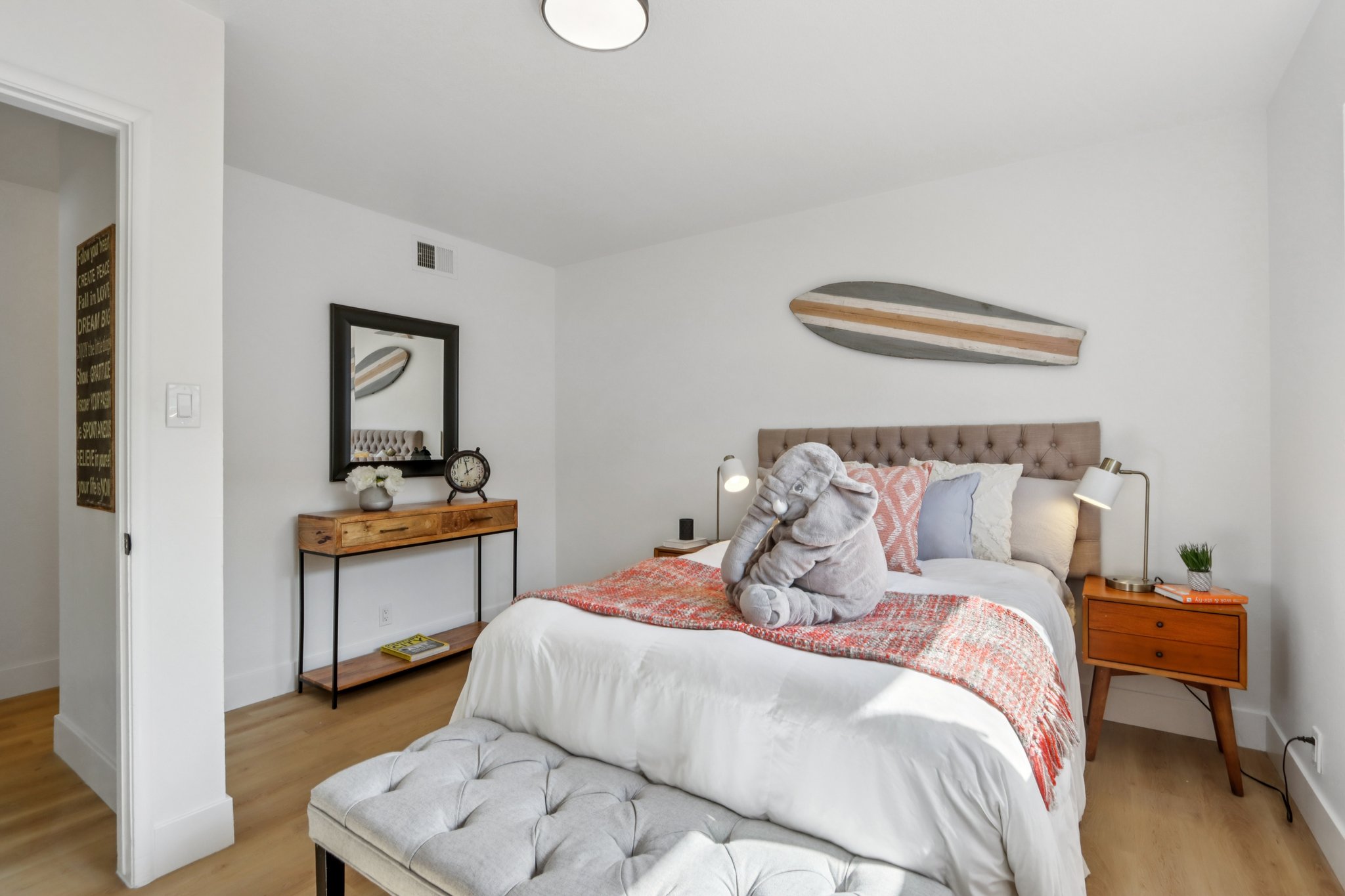 University Dr-S2510-025.jpg