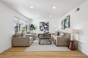 University Dr-S2510-008.jpg