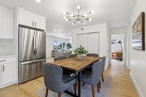 University Dr-S2510-015.jpg