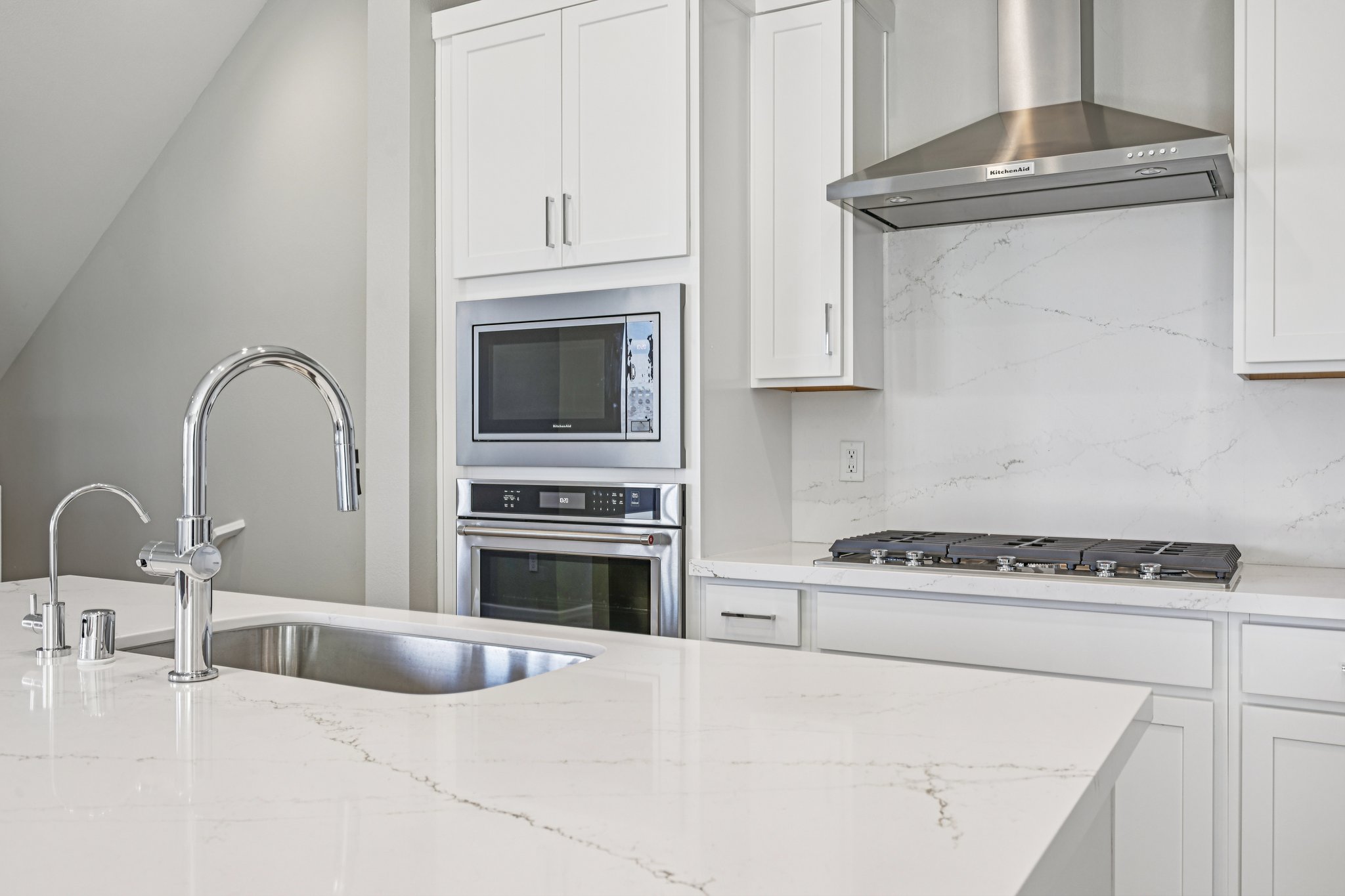 Esker Rdg Ave-S2801-021.jpg