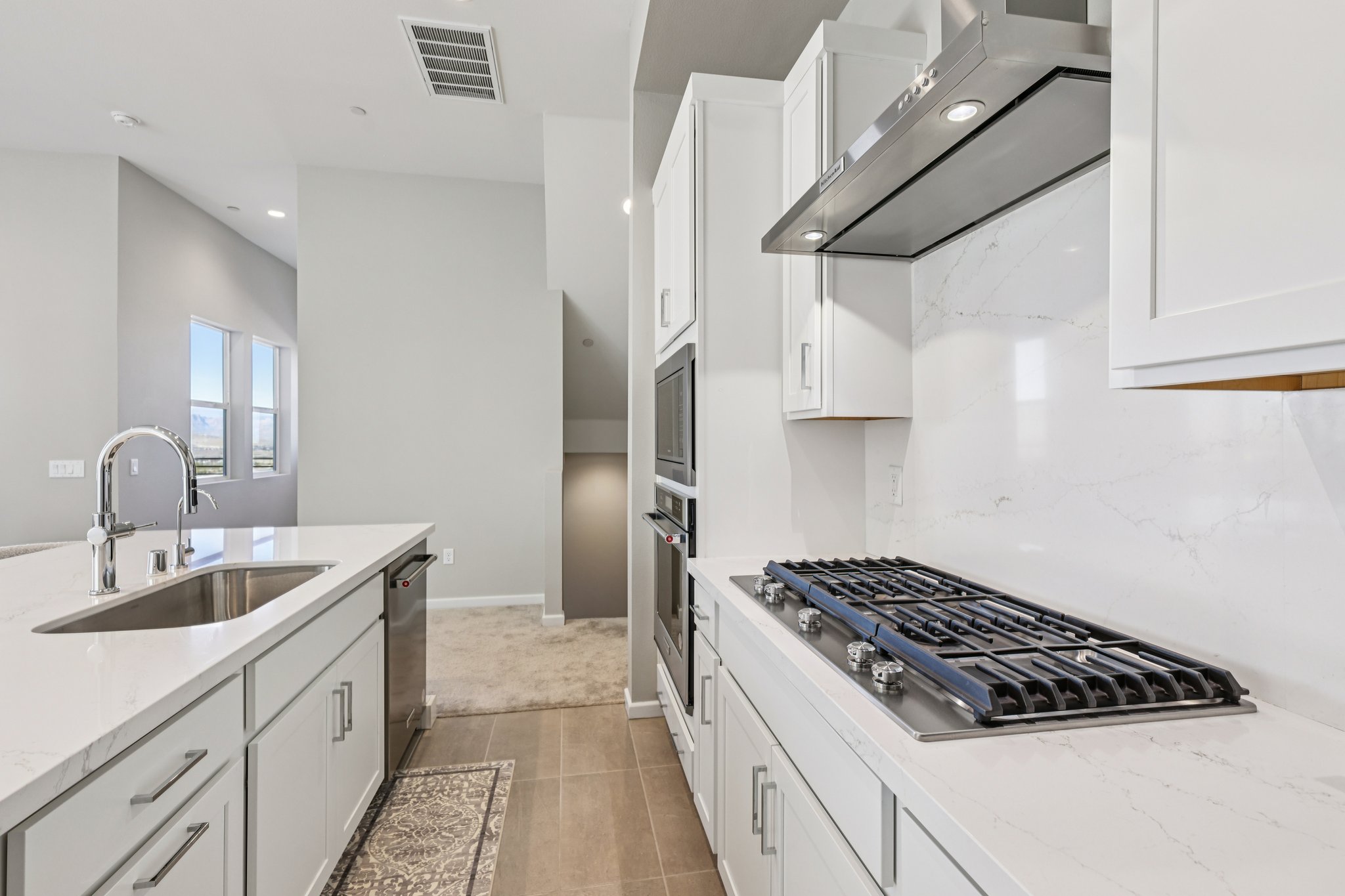 Esker Rdg Ave-S2801-025.jpg