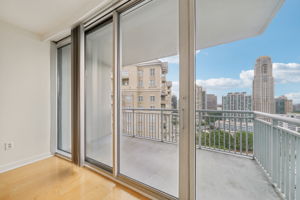 Peachtree Rd NE Unit 1907-1308-005