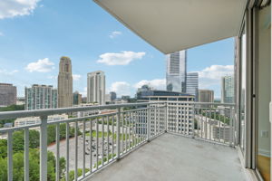 Peachtree Rd NE Unit 1907-1308-024