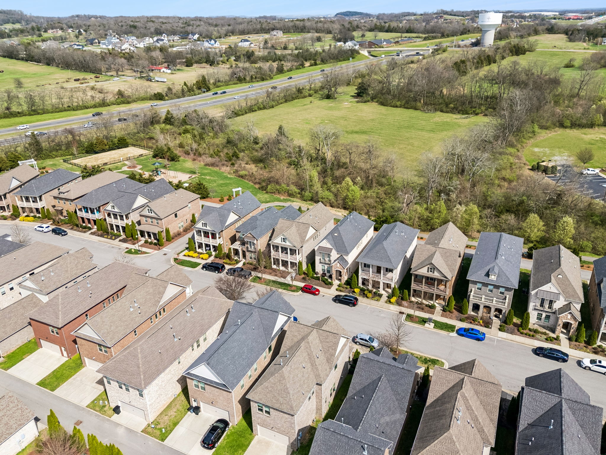 Ashcrest offers quick and easy access to Veterans Parkway, and I-40 and I-65.