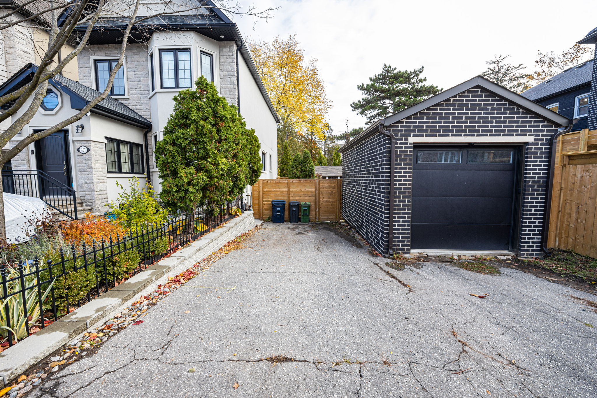 Toronto property showcase — delivered property photograph 40