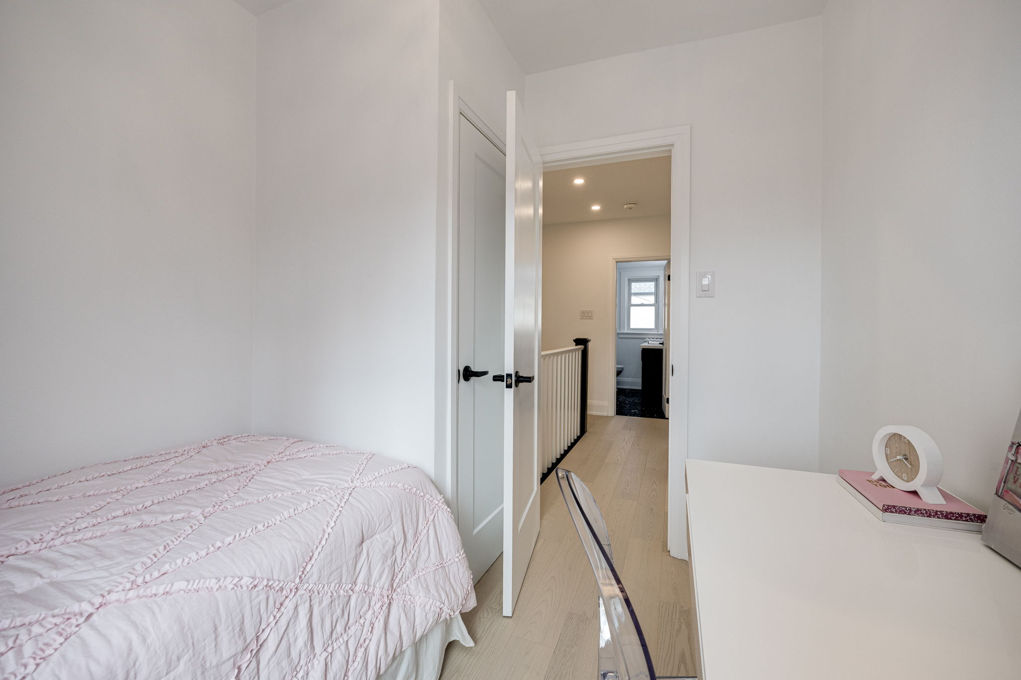 Toronto property showcase — delivered property photograph 32