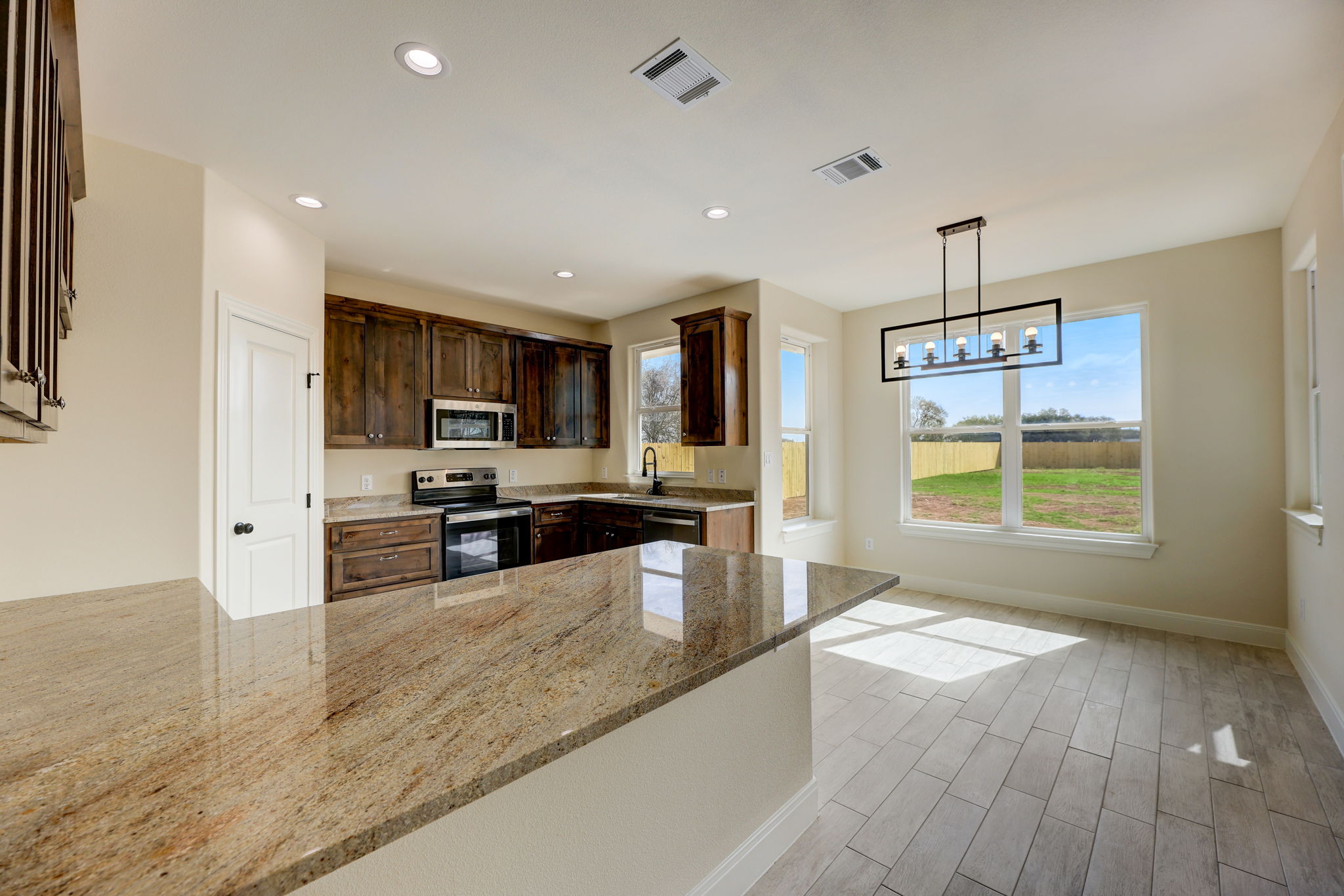 Kitchen / Dining