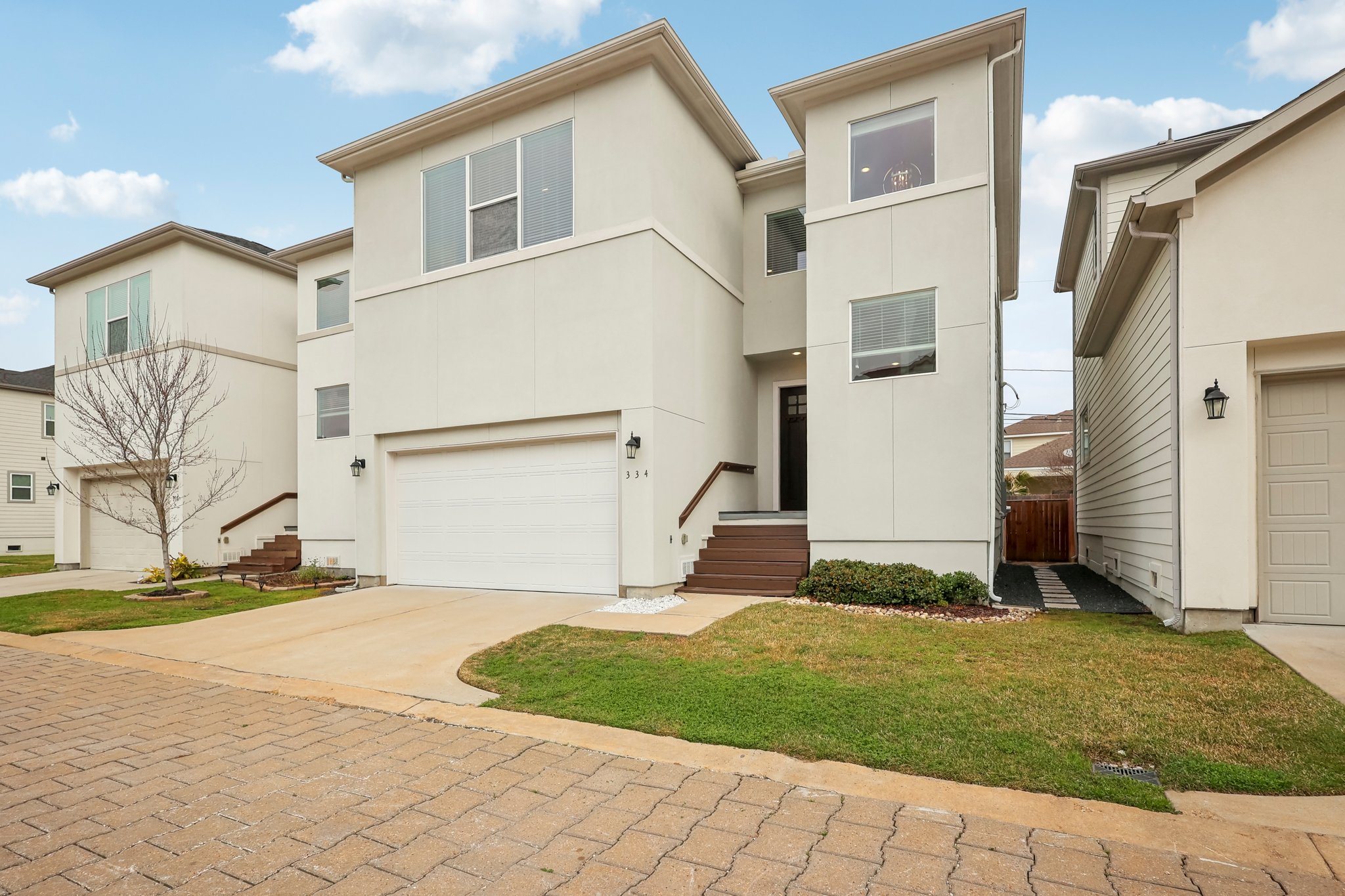 Yale Oaks Ln-002.jpg