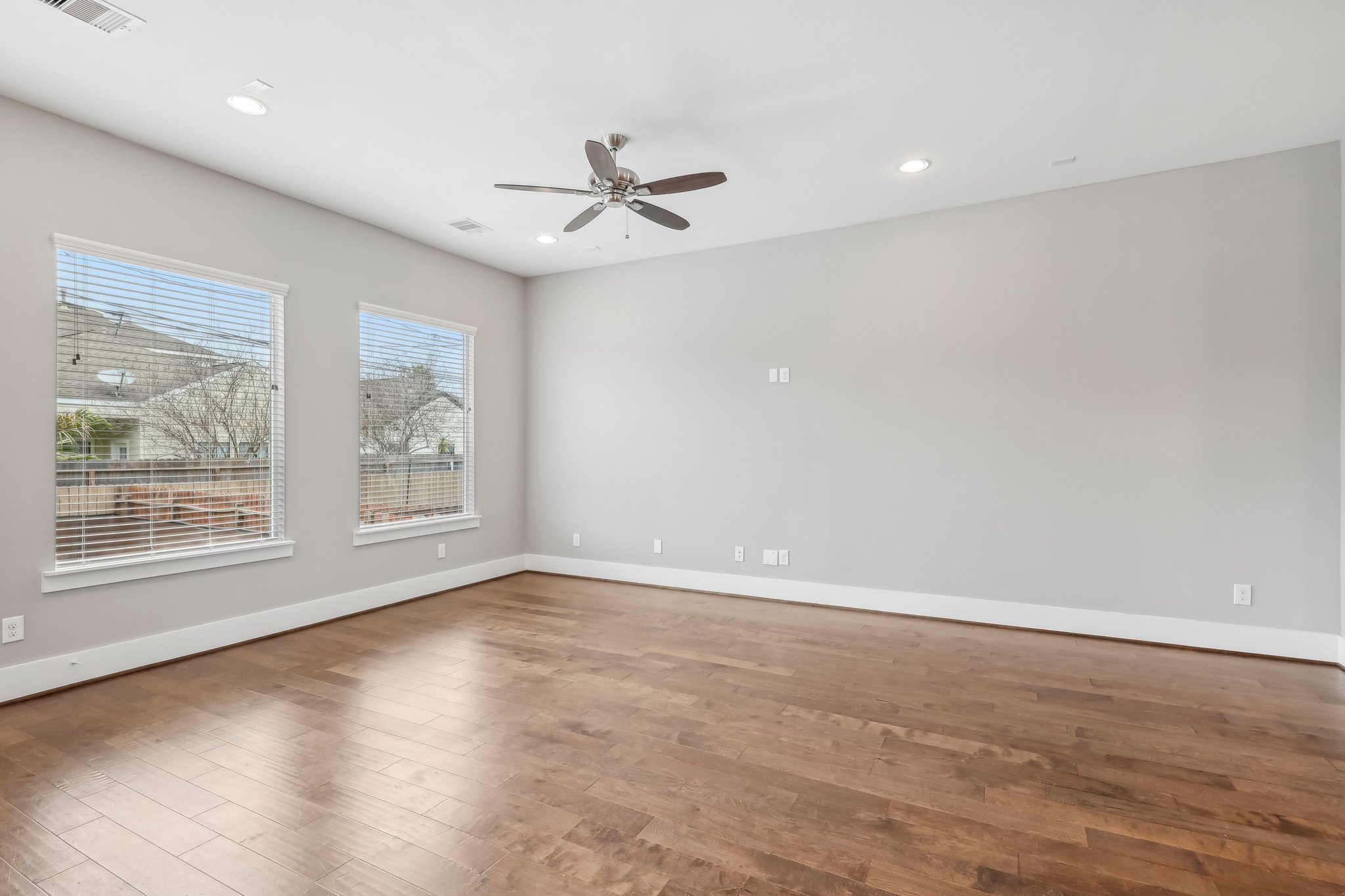 Yale Oaks Ln-007.jpg