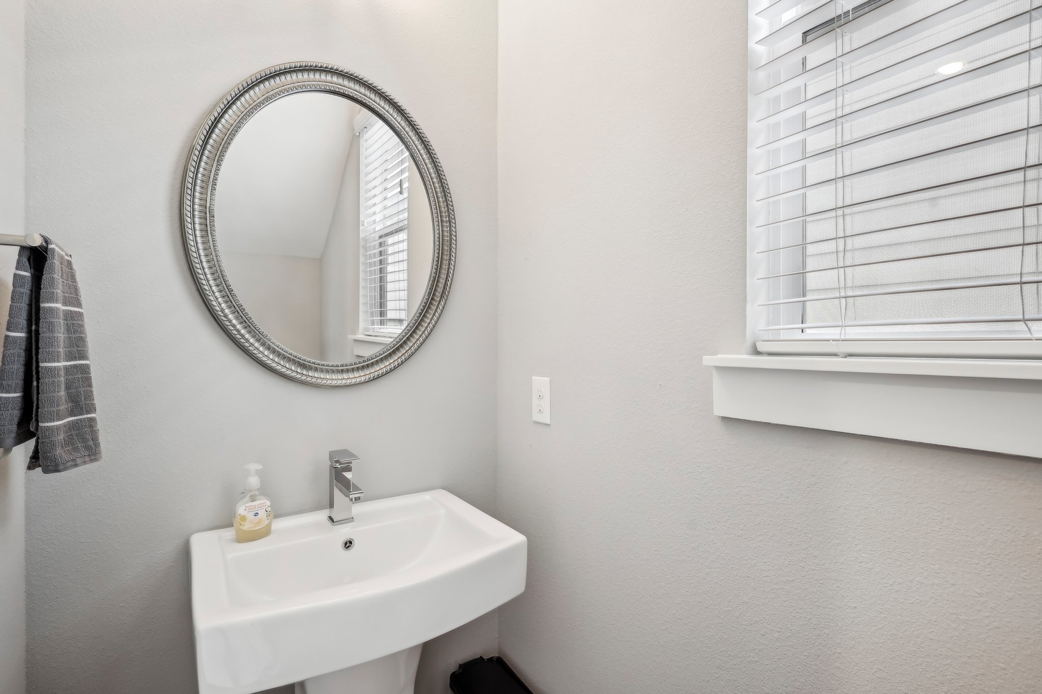 Yale Oaks Ln-014.jpg