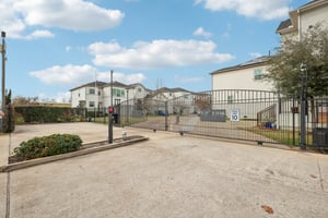 Yale Oaks Ln-901.jpg