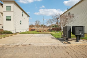 Yale Oaks Ln-902.jpg