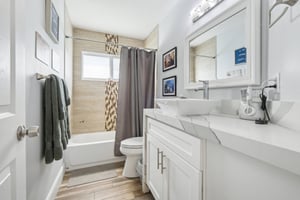 NW 22nd Ct-1805-020.jpg
