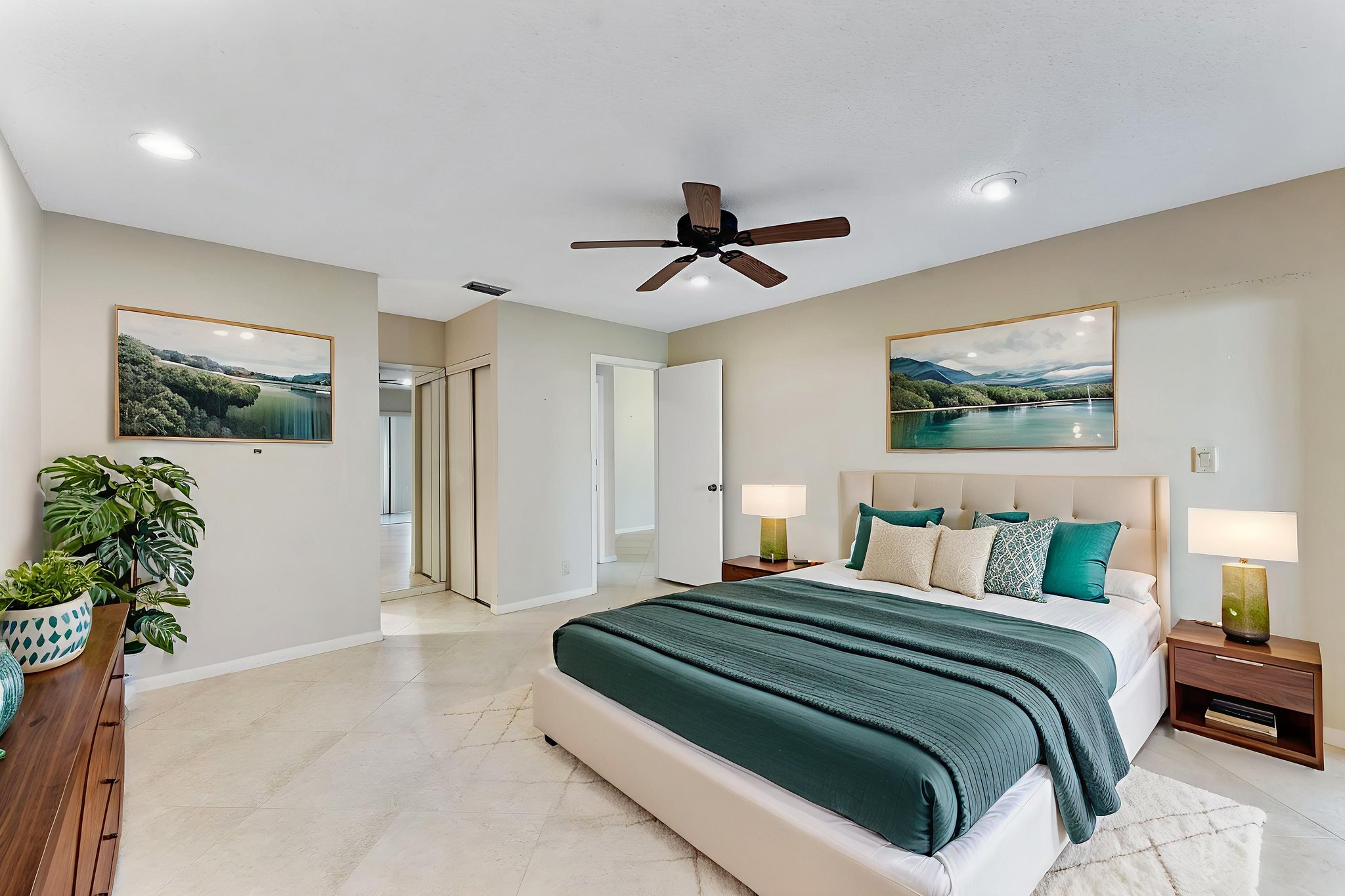 DSC03776 virtually staged.jpeg