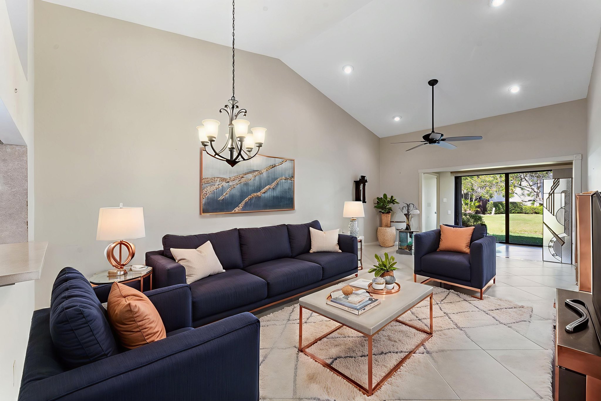 DSC03796 virtually staged.jpeg