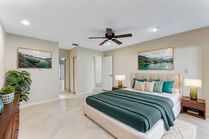 DSC03776 virtually staged.jpeg