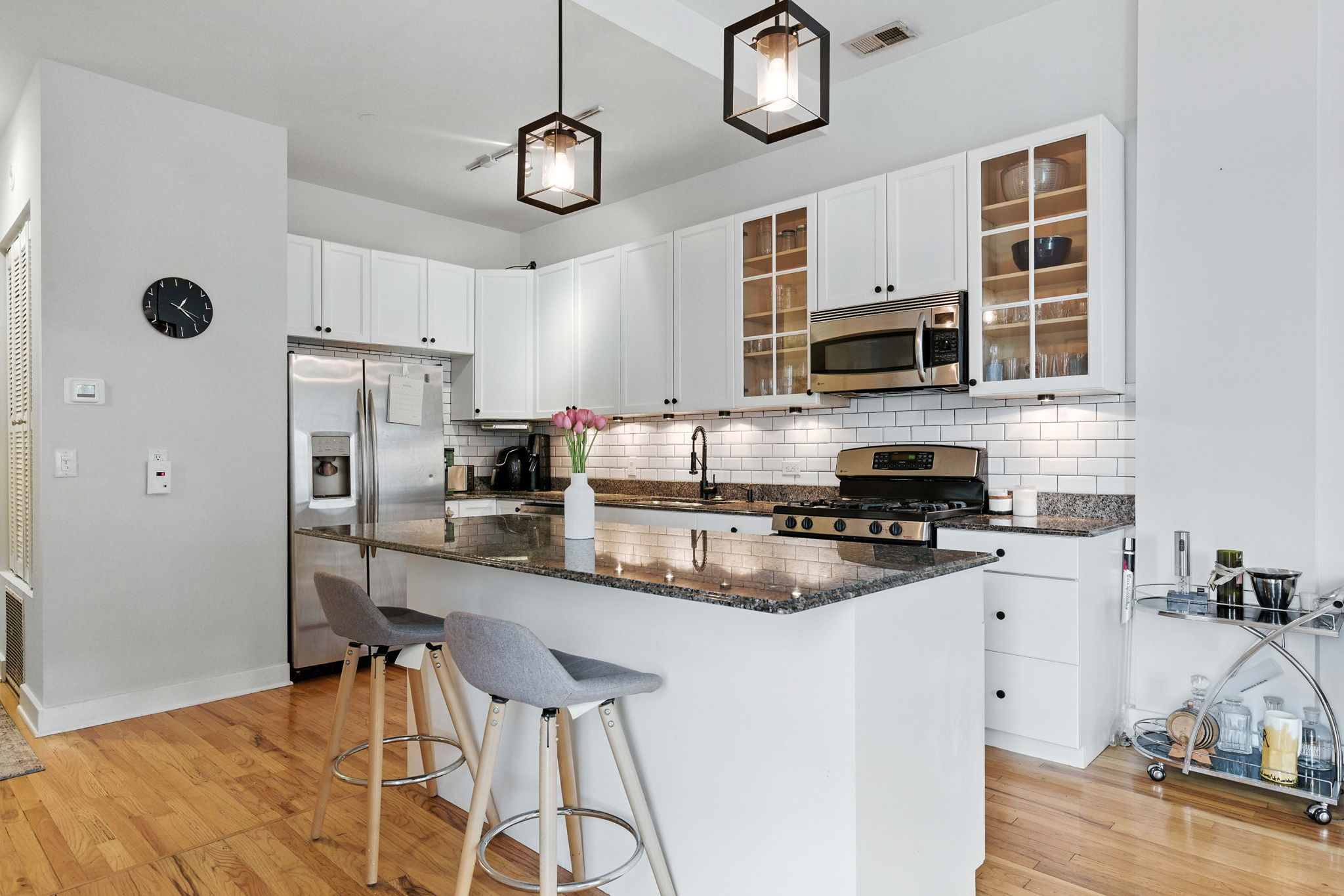 3347 N Clark St 3E_005