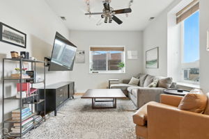 3347 N Clark St 3E_007