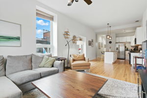 3347 N Clark St 3E_010