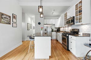 3347 N Clark St 3E_011