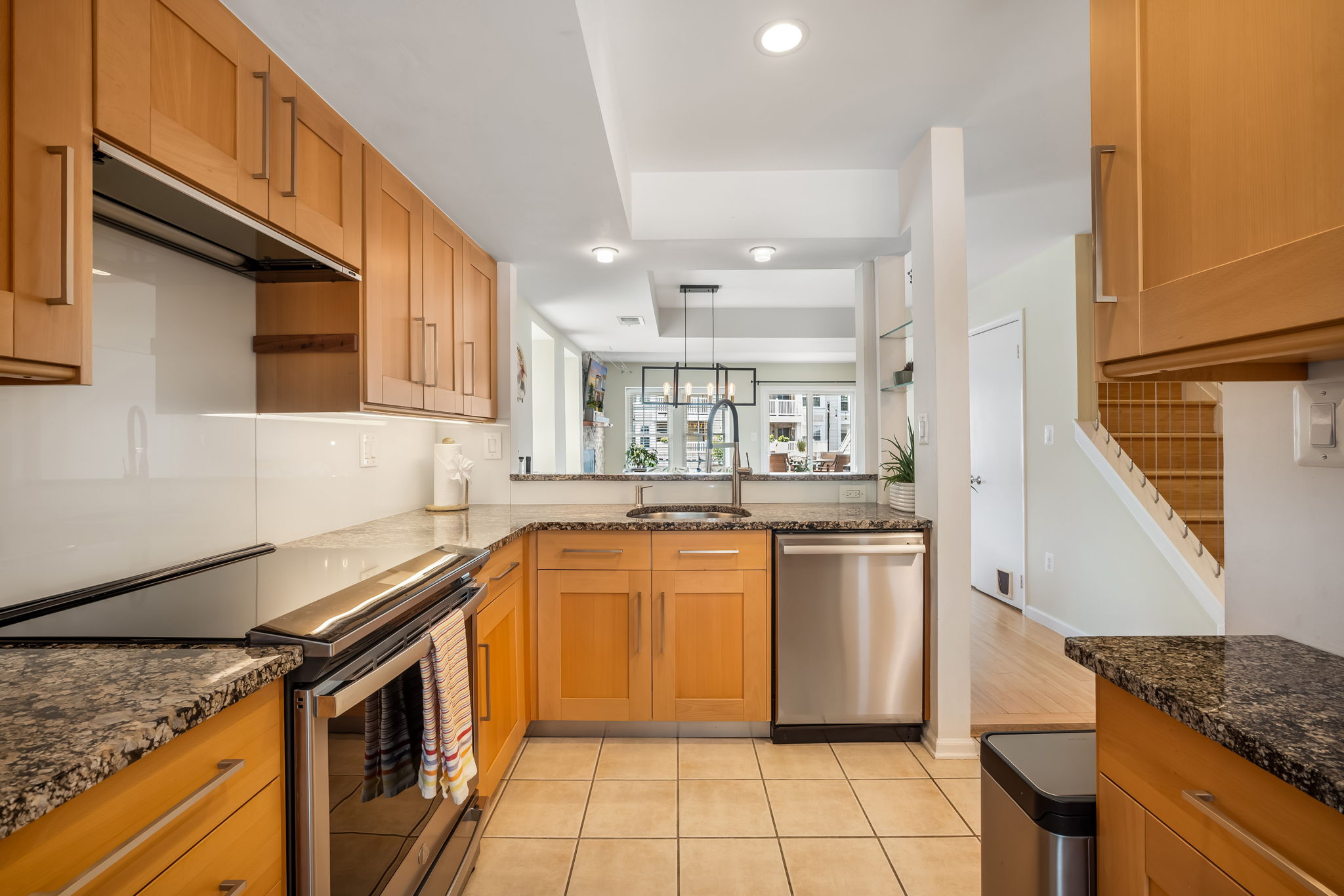 Updated Kitchen w/granite, stainless & lake views!