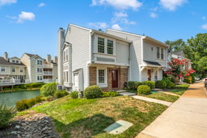 Water's Edge -Lakefront 2BR/2.5BA end unit